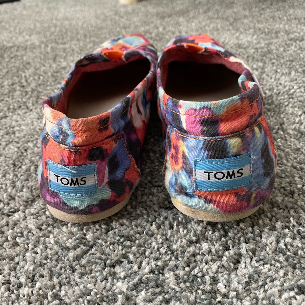 Poppy Flower Pattern Toms - Picture 3 of 5